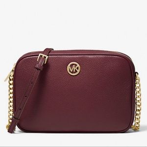 MICHAEL KORS DARK RED MAROON BURGUNDY CROSSBODY CAMERA HANDBAG GOLD HARDWARE